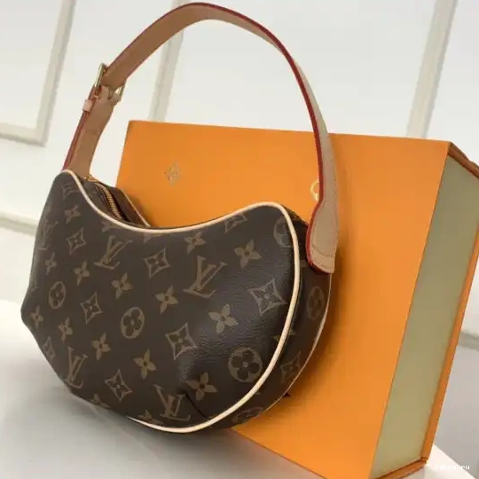 CROISSANT POCHETTE VUITTON LOUIS 0222