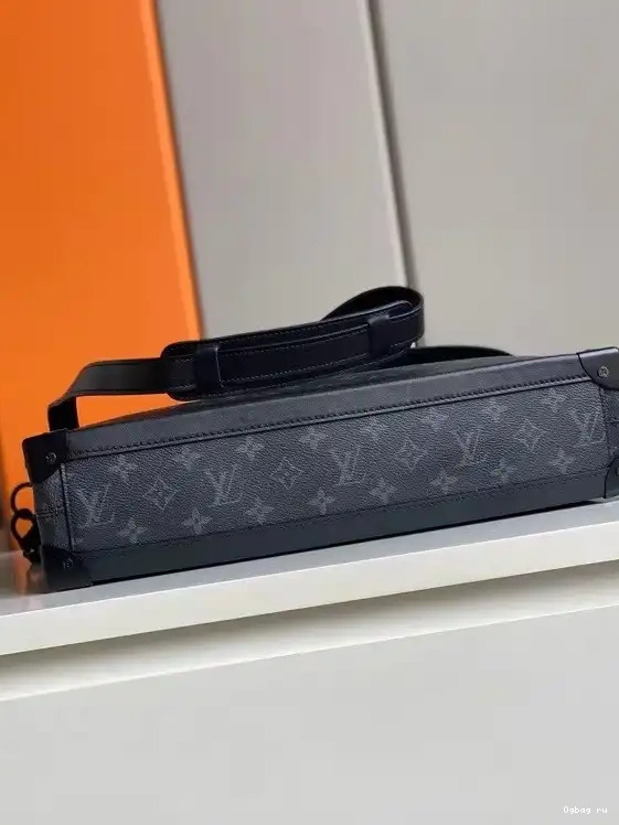 LOUIS VUITTON SOFT TRUNK 0227