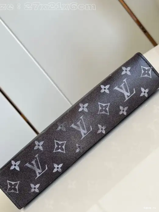 LOUIS VUITTON VOYAGE-27*21*6CM POCHETTE 0223