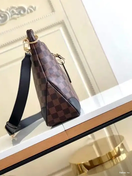 MM VUITTON LOUIS ODÉON 0219