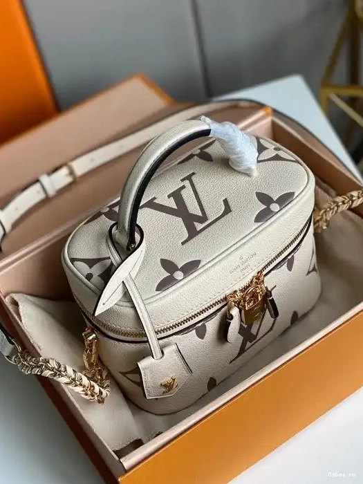 LOUIS VANITY VUITTON PM 0218