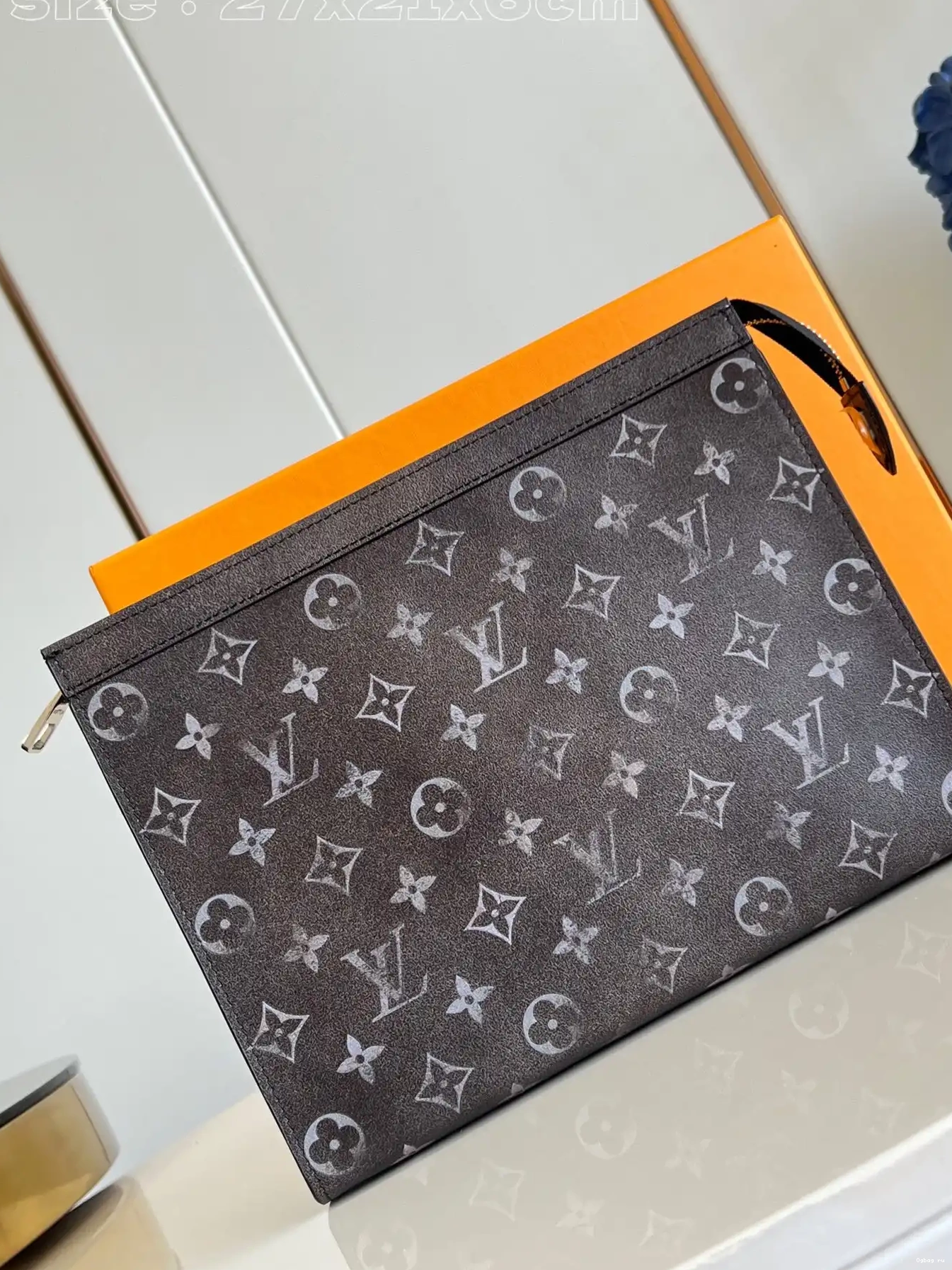 LOUIS VUITTON VOYAGE-27*21*6CM POCHETTE 0223