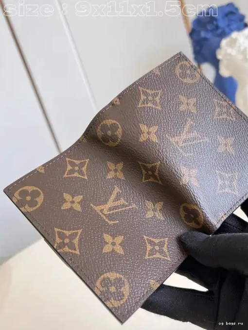 Vuitton Lisa Louis Wallet 0210