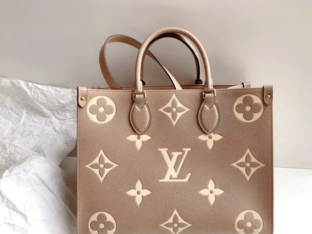 ONTHEGO MM LOUIS VUITTON 0211