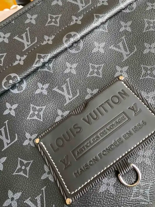 VUITTON MESSENGER LOUIS BAG 0222