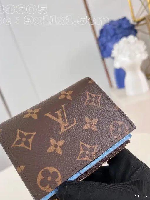 LOUIS Wallet Lisa VUITTON 9*11.5*1.5CM - 0219