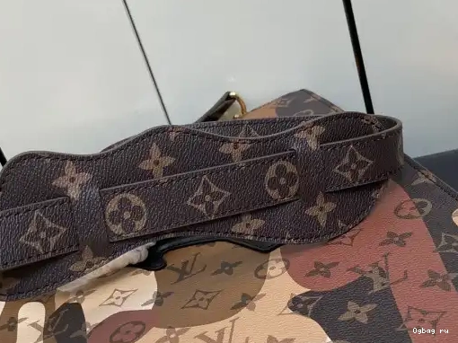 Sac NV LOUIS VUITTON Plat 0225