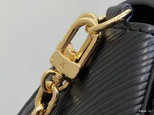 LOUIS VUITTON TWIST-19*10.5*6.5cm 0220