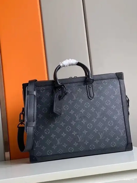 LOUIS VUITTON SOFT TRUNK 0227