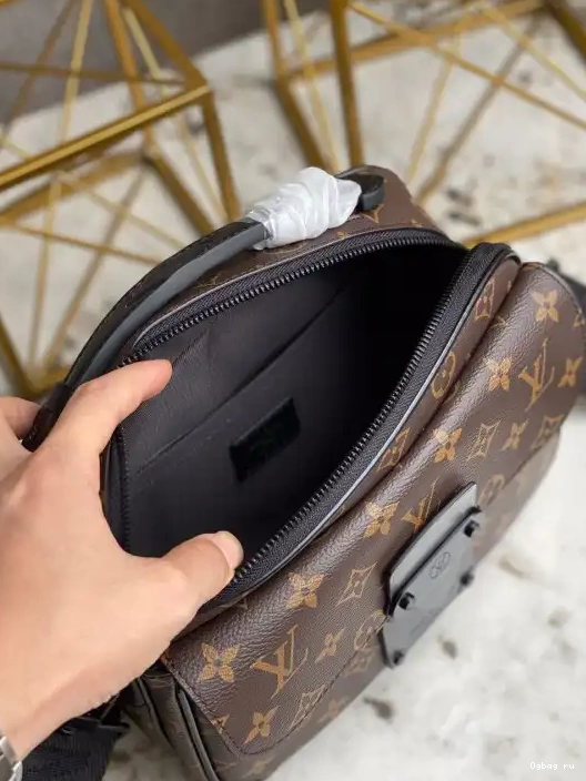 S LOUIS MESSENGER LOCK VUITTON 0219