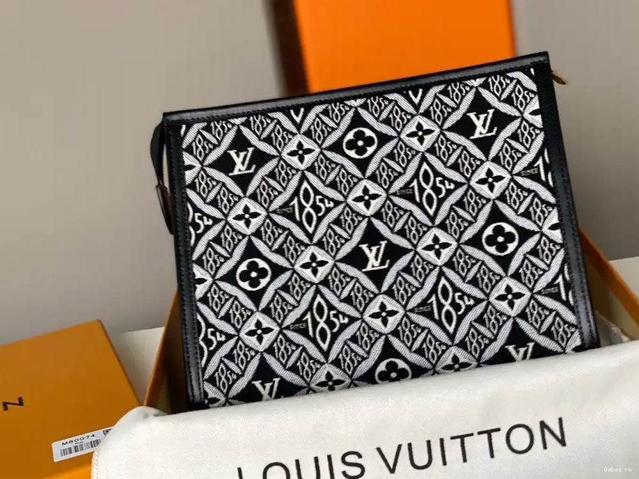 TOILETRY SINCE VUITTON 26 POUCH LOUIS 1854 0225