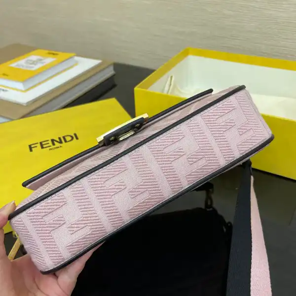 FENDI BAGUETTE 0205