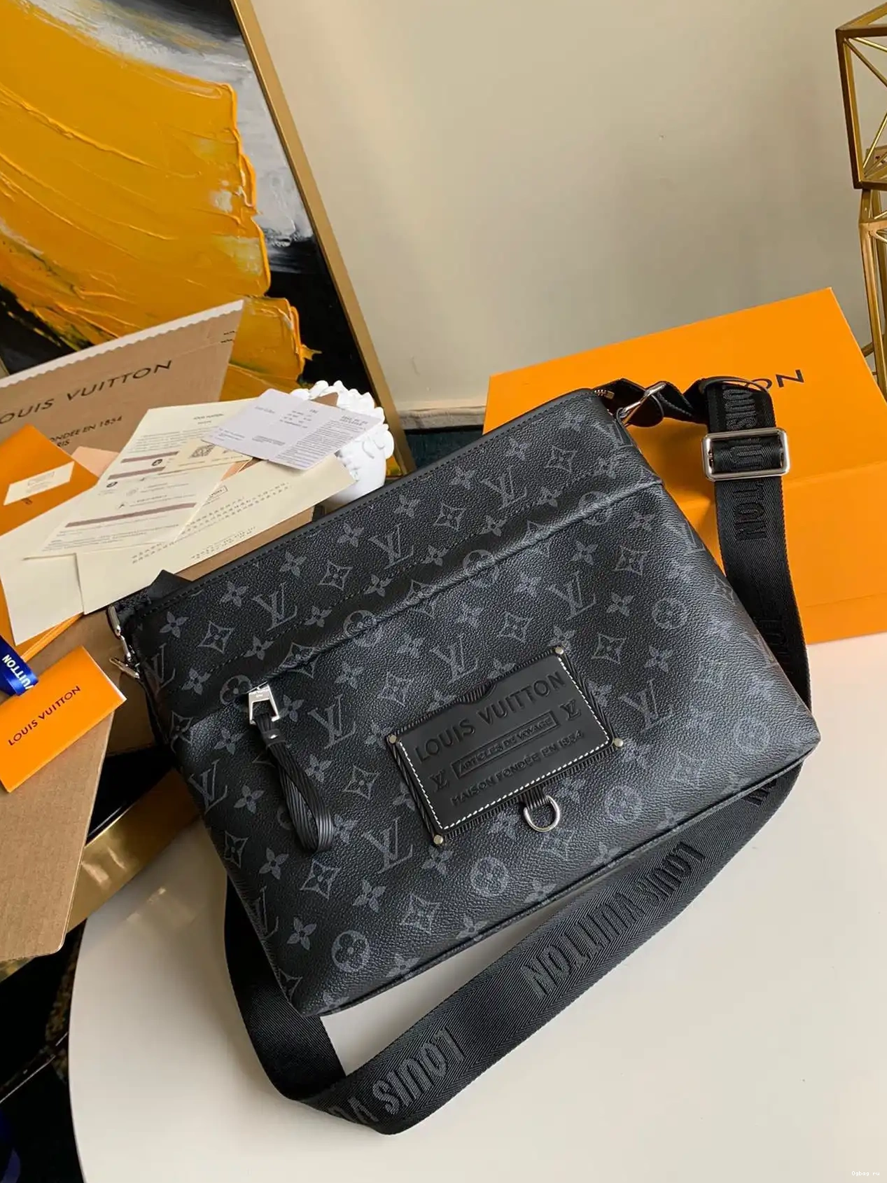 VUITTON MESSENGER LOUIS BAG 0222