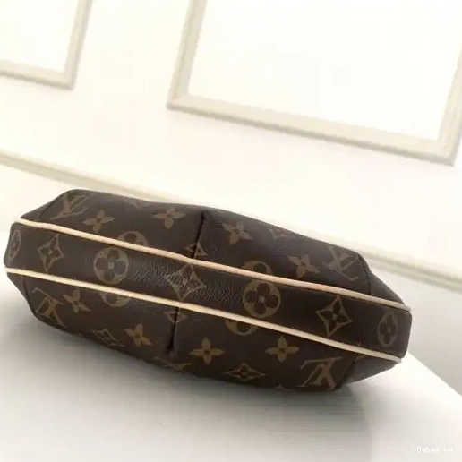 CROISSANT POCHETTE VUITTON LOUIS 0222