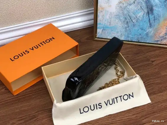 VUITTON LOUIS POCHETTE FÉLICIE 0223