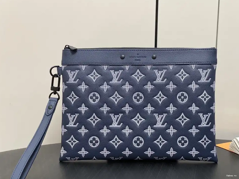 POCHETTE LOUIS VUITTON TO-GO-30*21.5*2cm 0214