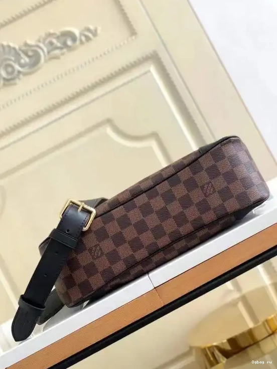 MM VUITTON LOUIS ODÉON 0219