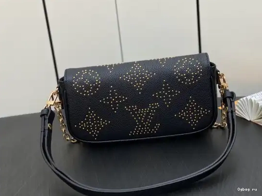 VUITTON Chain Wallet LOUIS Ivy on 0226