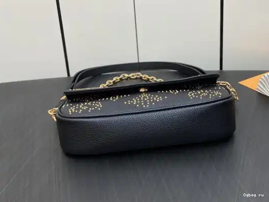 VUITTON Chain Wallet LOUIS Ivy on 0226