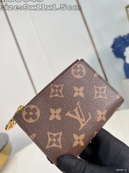 VUITTON 9*11.5*1.5CM Lisa LOUIS Wallet - 0211