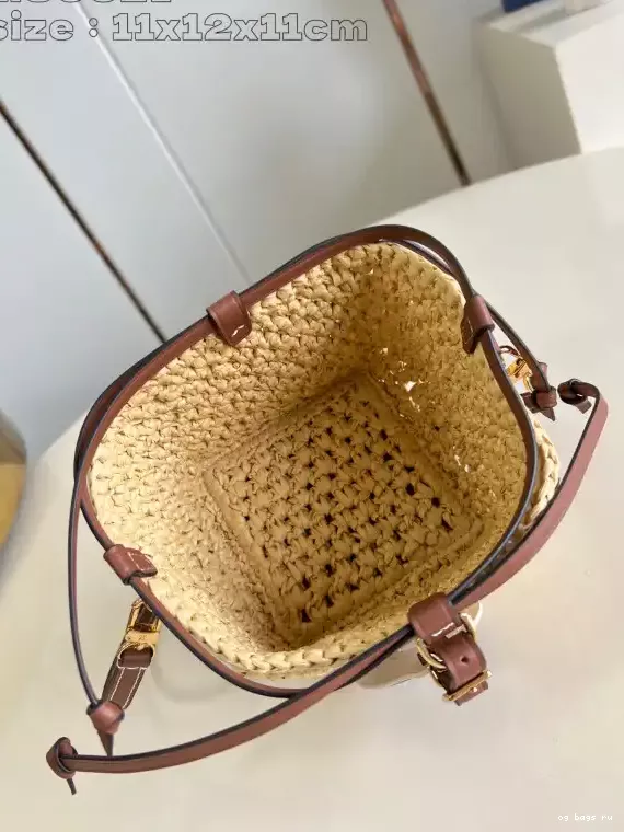 VUITTON LOUIS PURSE NOÉ 0207