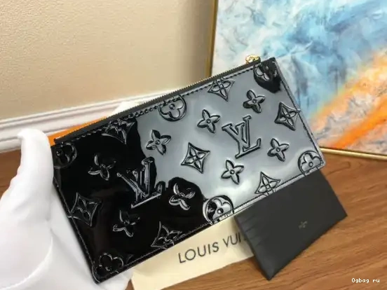 VUITTON LOUIS POCHETTE FÉLICIE 0223