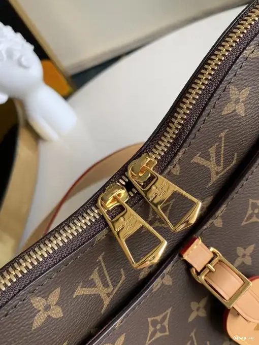 ODÉON VUITTON PM LOUIS 0212