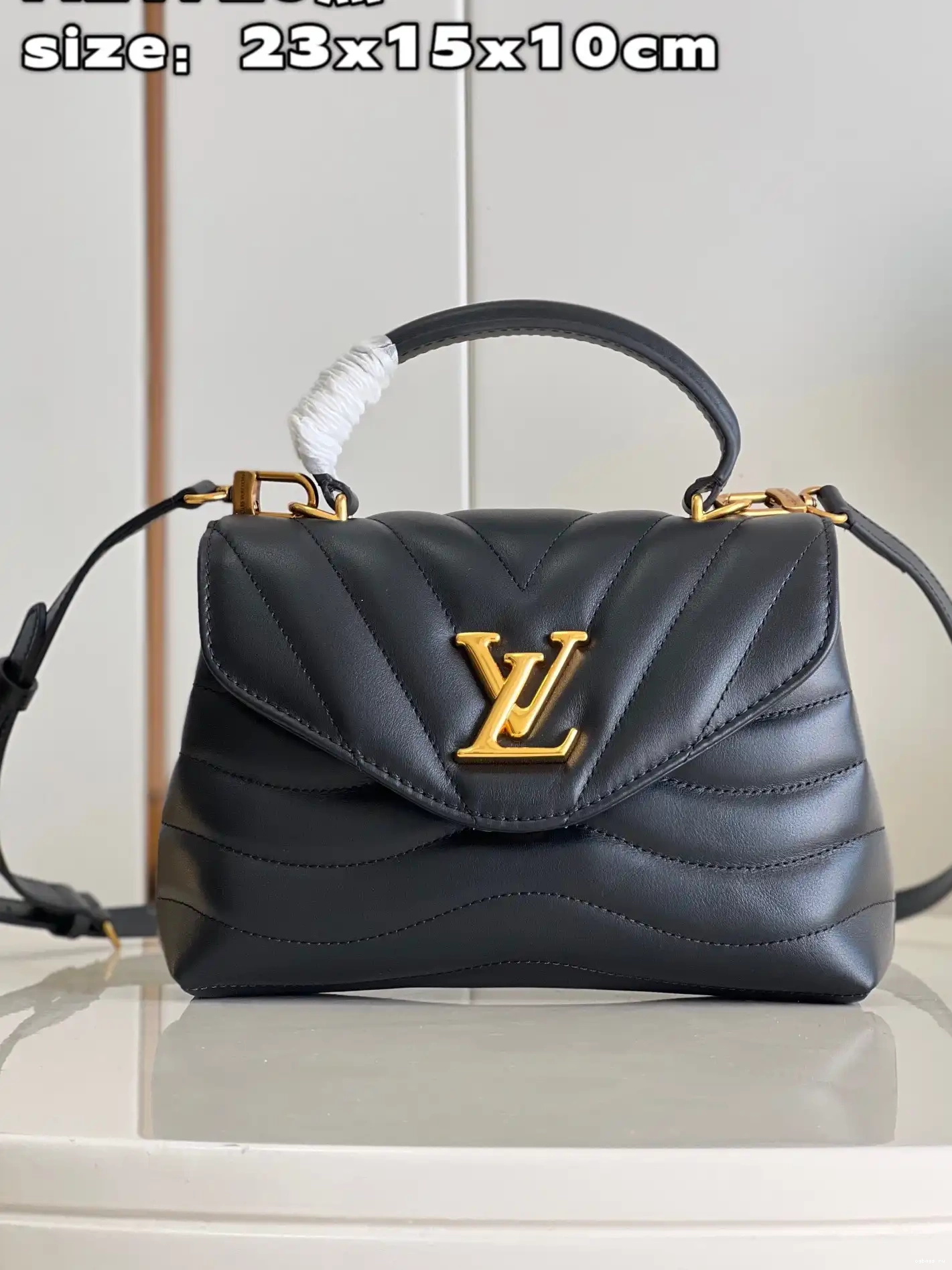 VUITTON ME HOLD LOUIS 0211