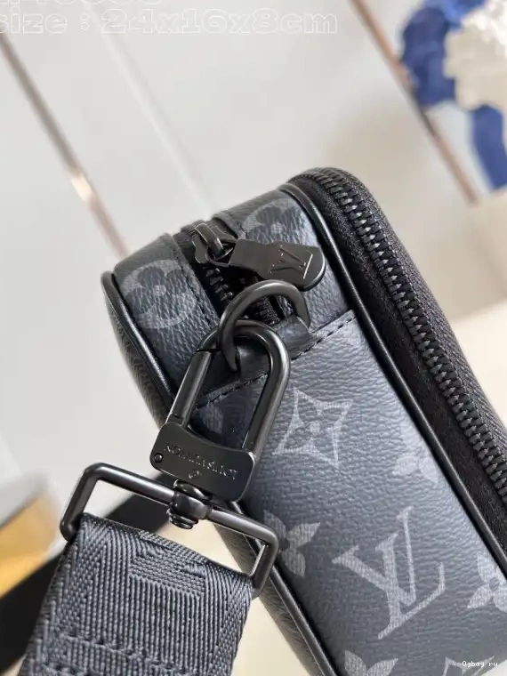 VUITTON Alpha-24*16*8 Nano cm LOUIS 0224