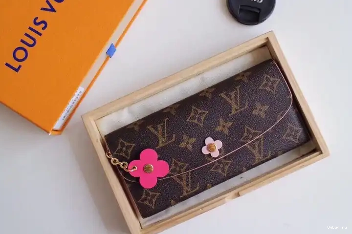 Louis Vuitton Emilie Wallet 0218