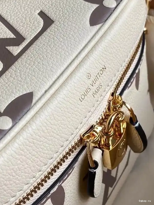 LOUIS VANITY VUITTON PM 0218