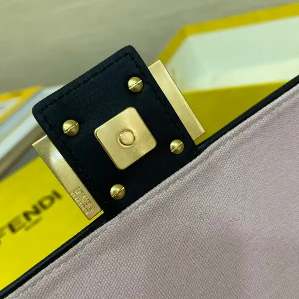 FENDI BAGUETTE 0205