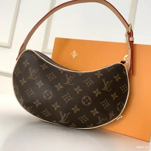 CROISSANT POCHETTE VUITTON LOUIS 0222