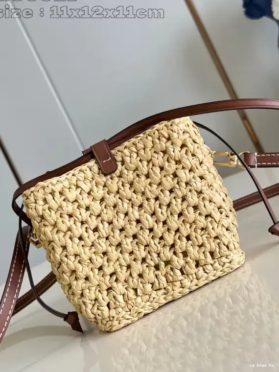 VUITTON LOUIS PURSE NOÉ 0207