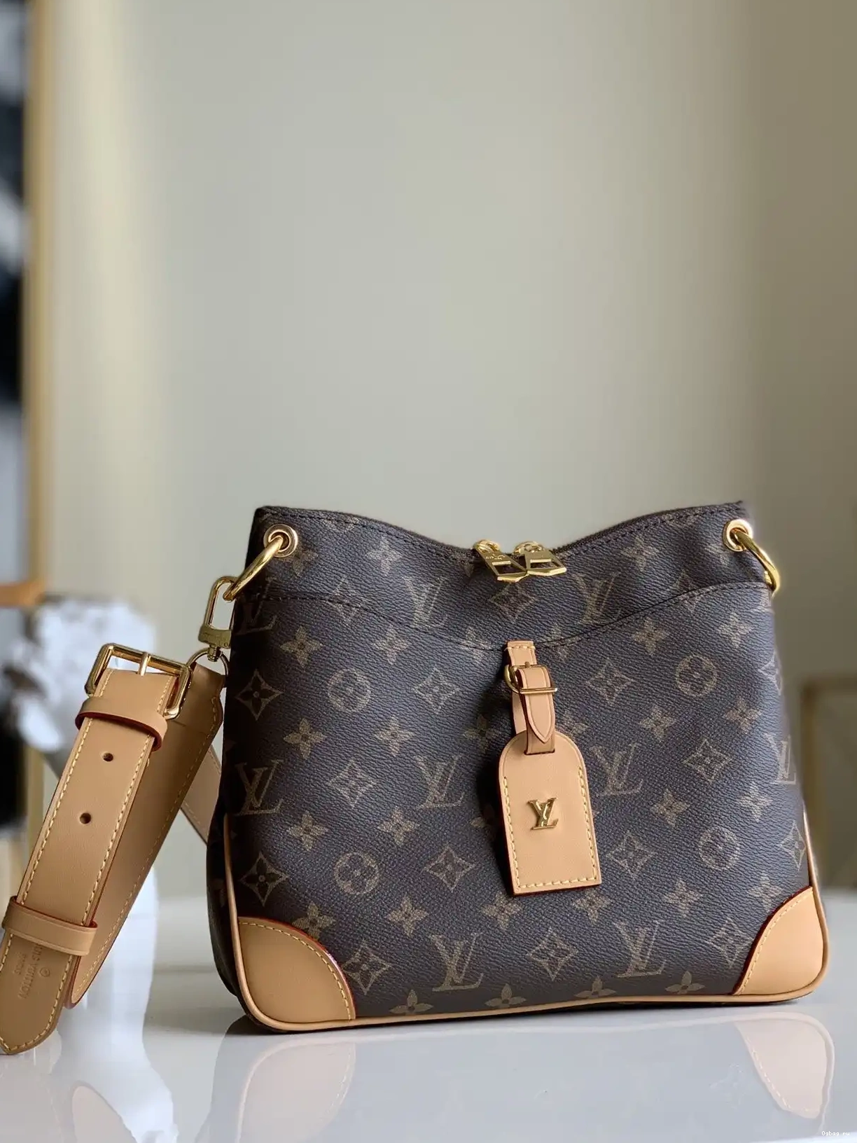 ODÉON VUITTON PM LOUIS 0212