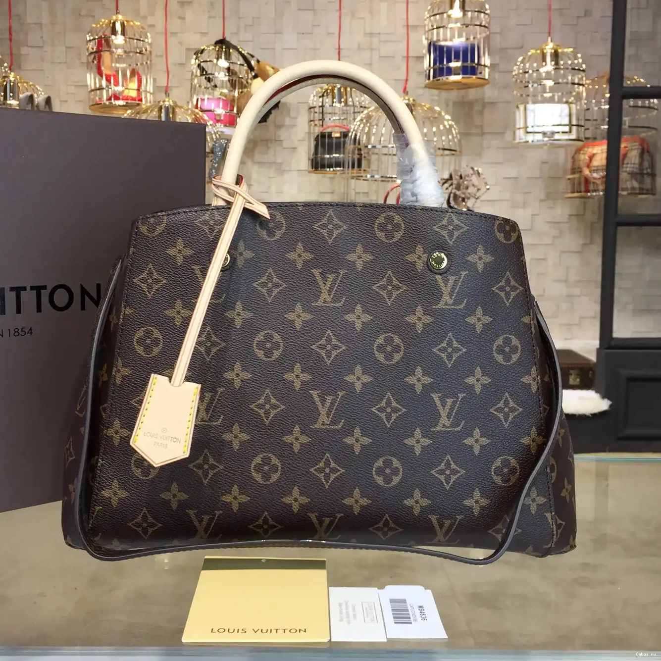 VUITTON LOUIS MONTAIGNE MM 0213