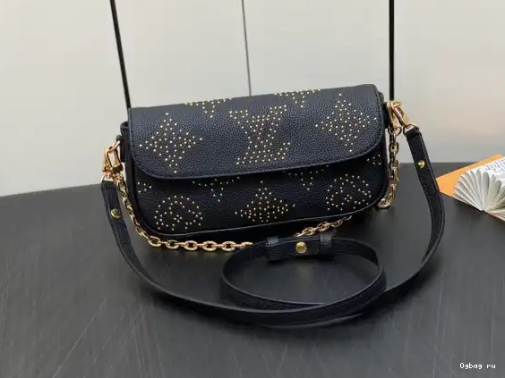 VUITTON Chain Wallet LOUIS Ivy on 0226