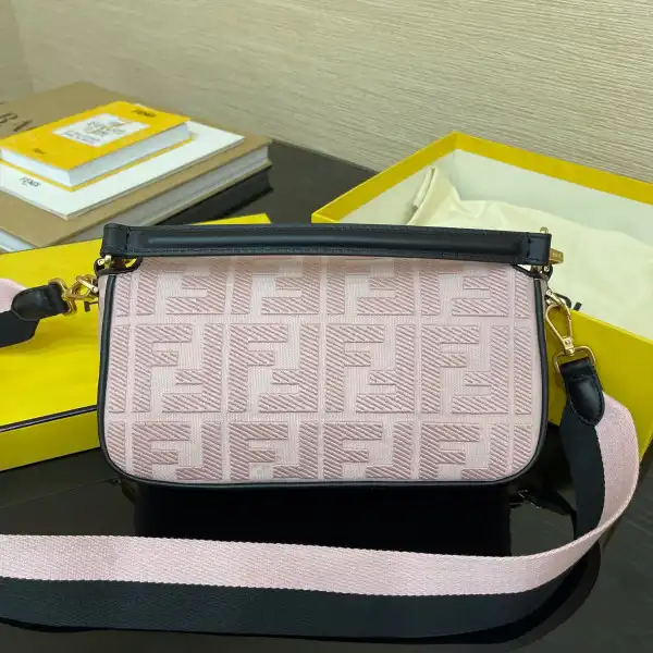 FENDI BAGUETTE 0205