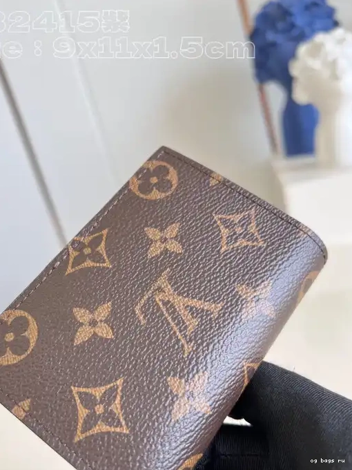 Vuitton Lisa Louis Wallet 0210