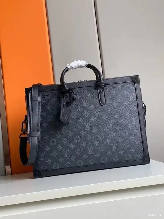 LOUIS VUITTON SOFT TRUNK 0227