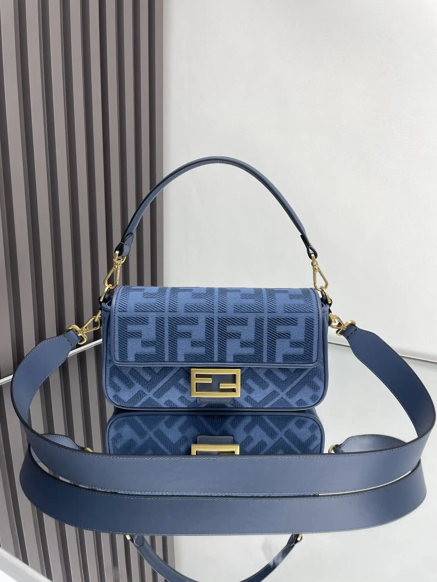 FENDI BAGUETTE-26*13*6CM 0205