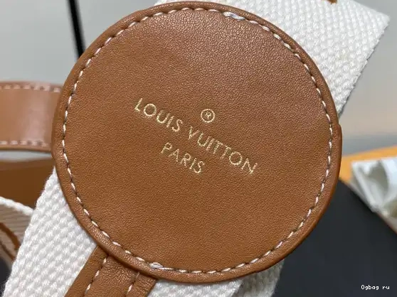 MM-23*17*9.5CM TWIST LOUIS VUITTON 0215