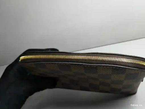 LOUIS VUITTON POUCH COSMETIC 0213