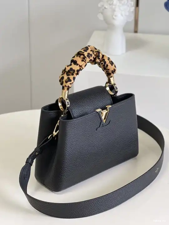 VUITTON BB CAPUCINES LOUIS 0218