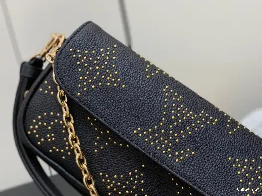 VUITTON Chain Wallet LOUIS Ivy on 0226