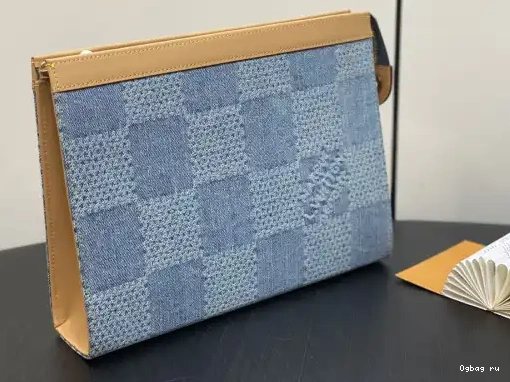 LOUIS VOYAGE-27*21*6CM POCHETTE VUITTON 0212