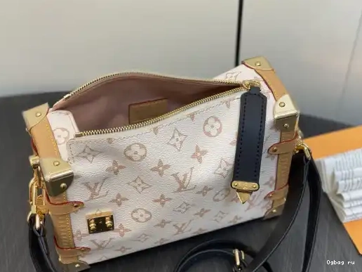 VUITTON MM TRUNK SIDE LOUIS 0218