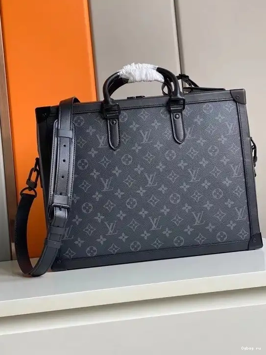 LOUIS VUITTON SOFT TRUNK 0227