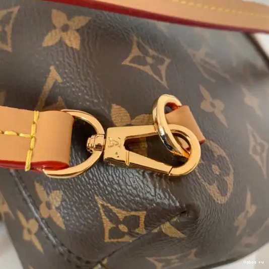 MONTSOURIS VUITTON LOUIS BB 0226