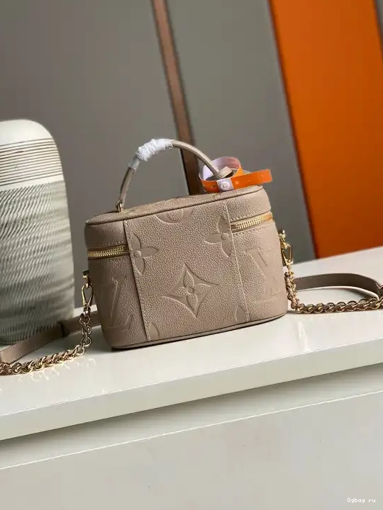 LOUIS VUITTON PM VANITY 0319
